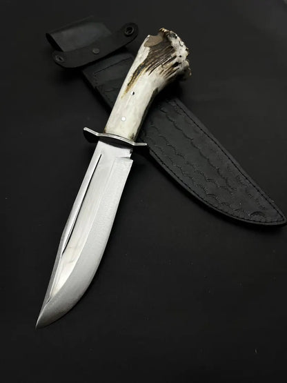 Χειροποίητο σφυρήλατο ατσάλινο μαχαίρι Bowie: λαβή από κέρατο ελαφιού, δερμάτινο μανίκι